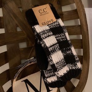 C.C Mittens, Black and White Plaid